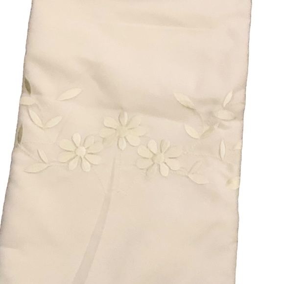 Legendery Pillow Cases Queen Size 20” x 30” Yellow Floral Embroidery - Picture 10 of 12